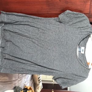 Gray tshirt